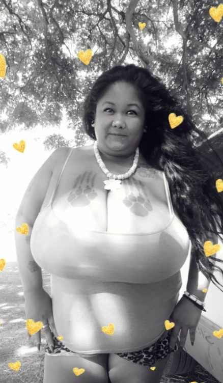 Qweeny K, 26 years beautiful nude Honolulu escorts girl, height 173 sm, Weight 79 kg