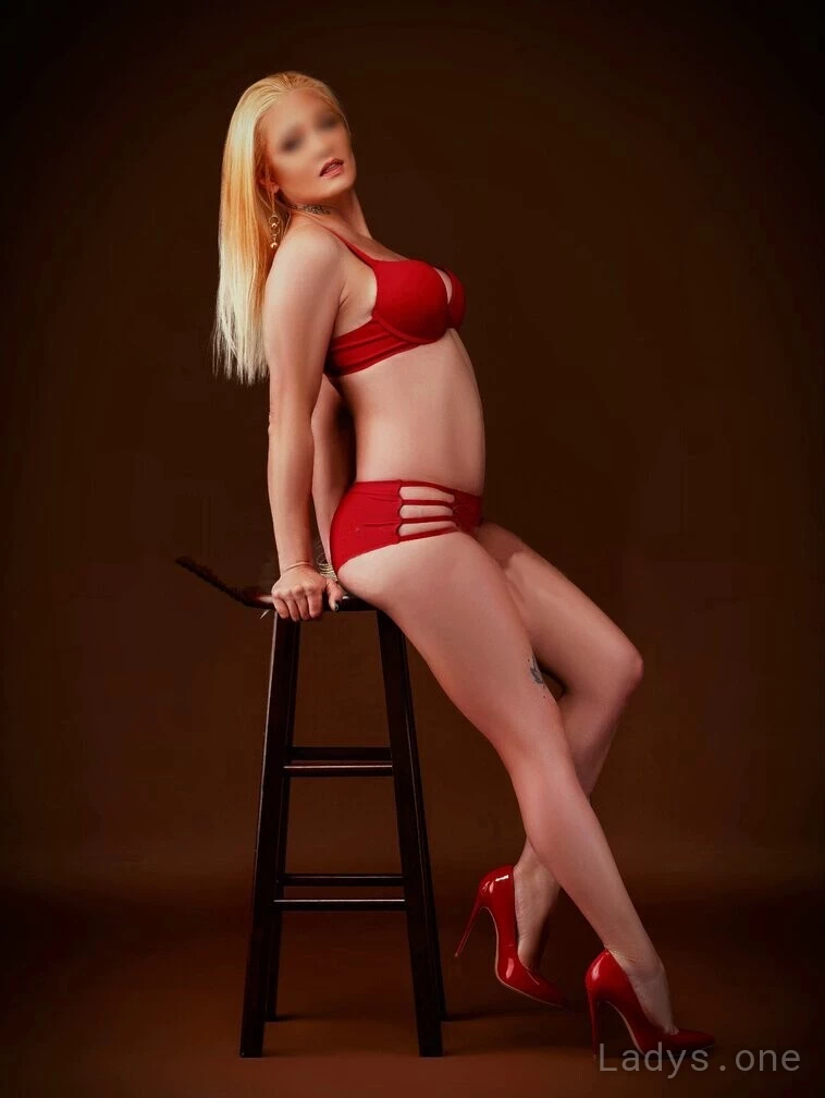 DANICA ITZYY, 30 years beautiful nude Chicago escorts girl, height 156 sm, Weight 54 kg