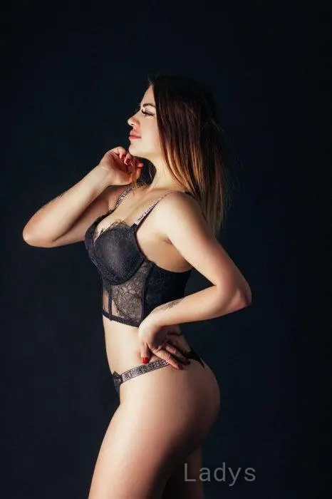 Katerina, 26 years beautiful nude Aarhus escorts girl, height 171 sm, Weight 65 kg