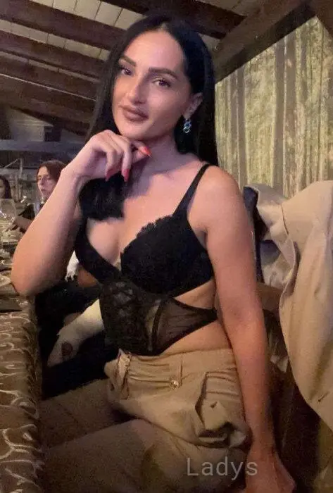 Diana, 38 years beautiful nude Aberdeen escorts girl, height 164 sm, Weight 55 kg