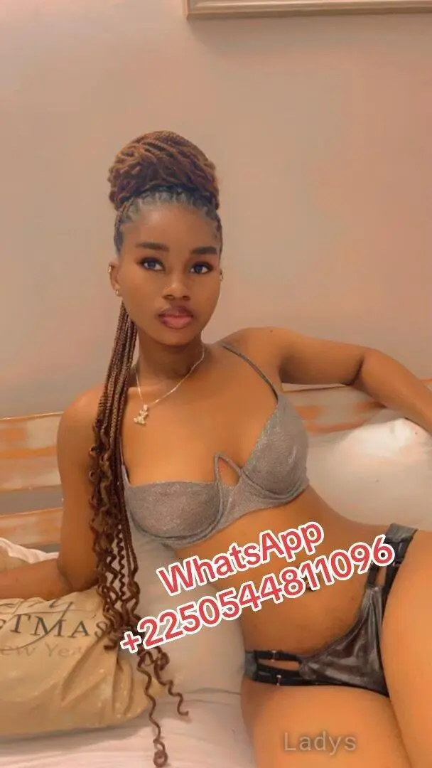Cynthia, 21 years old Abidjan escort girl with big tits, height 176 sm, Weight kg