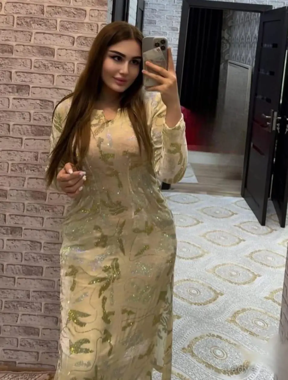 Dina, 26 years old Abu Dhabi escort girl with big tits, height 175 sm, Weight kg