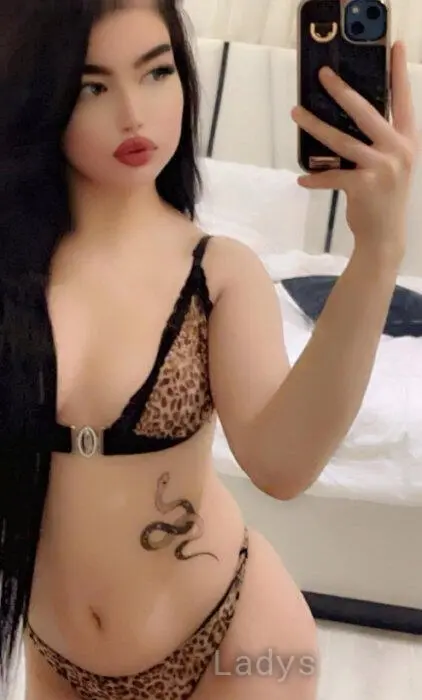 Dina, 22 years old Abu Dhabi escort girl with big tits, height 168 sm, Weight 51 kg
