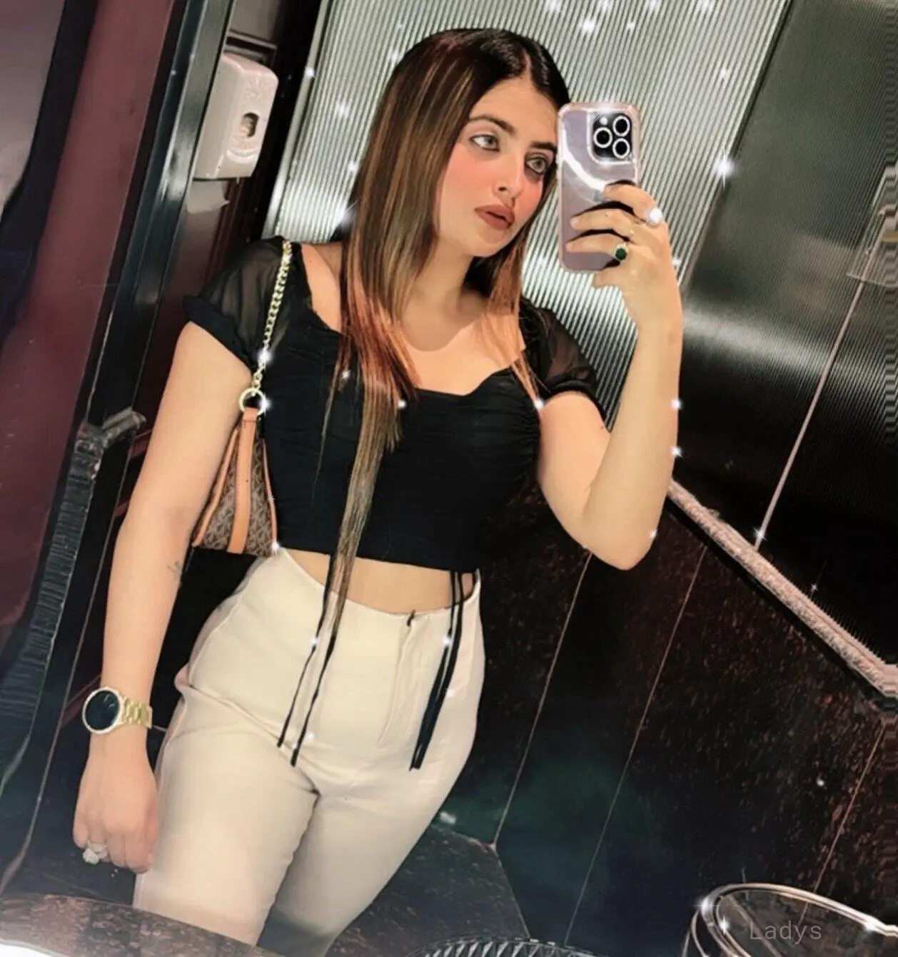 Divya, 25 years old Abu Dhabi escort girl with big tits, height 169 sm, Weight  kg
