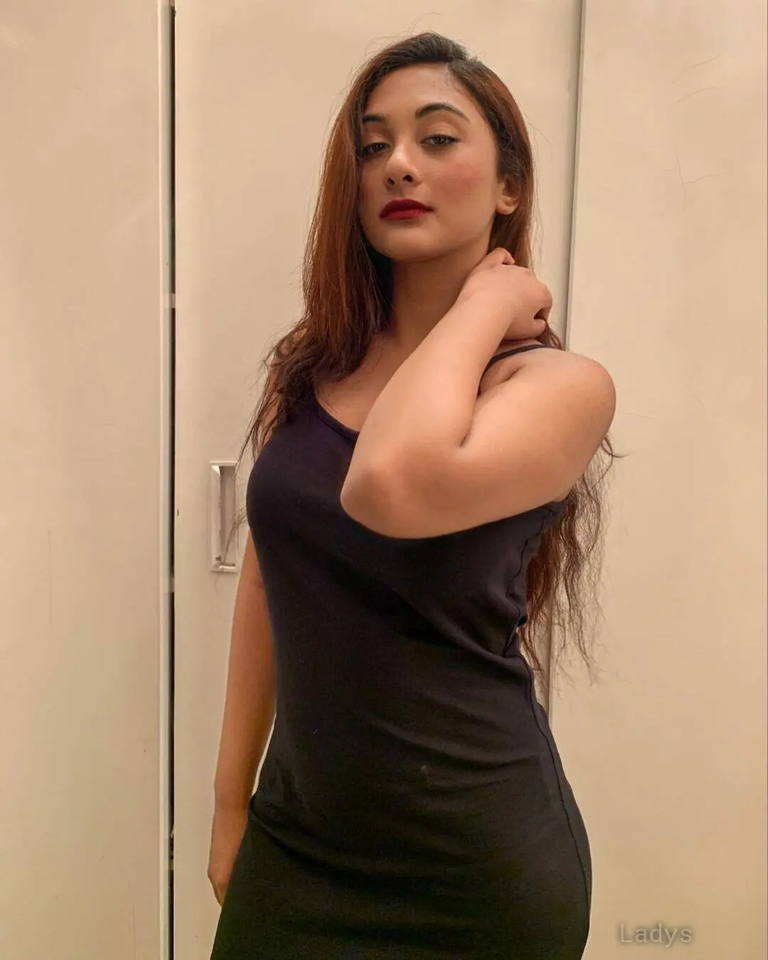 Iris, 23 years old Abu Dhabi escort girl with big tits, height 167 sm, Weight kg
