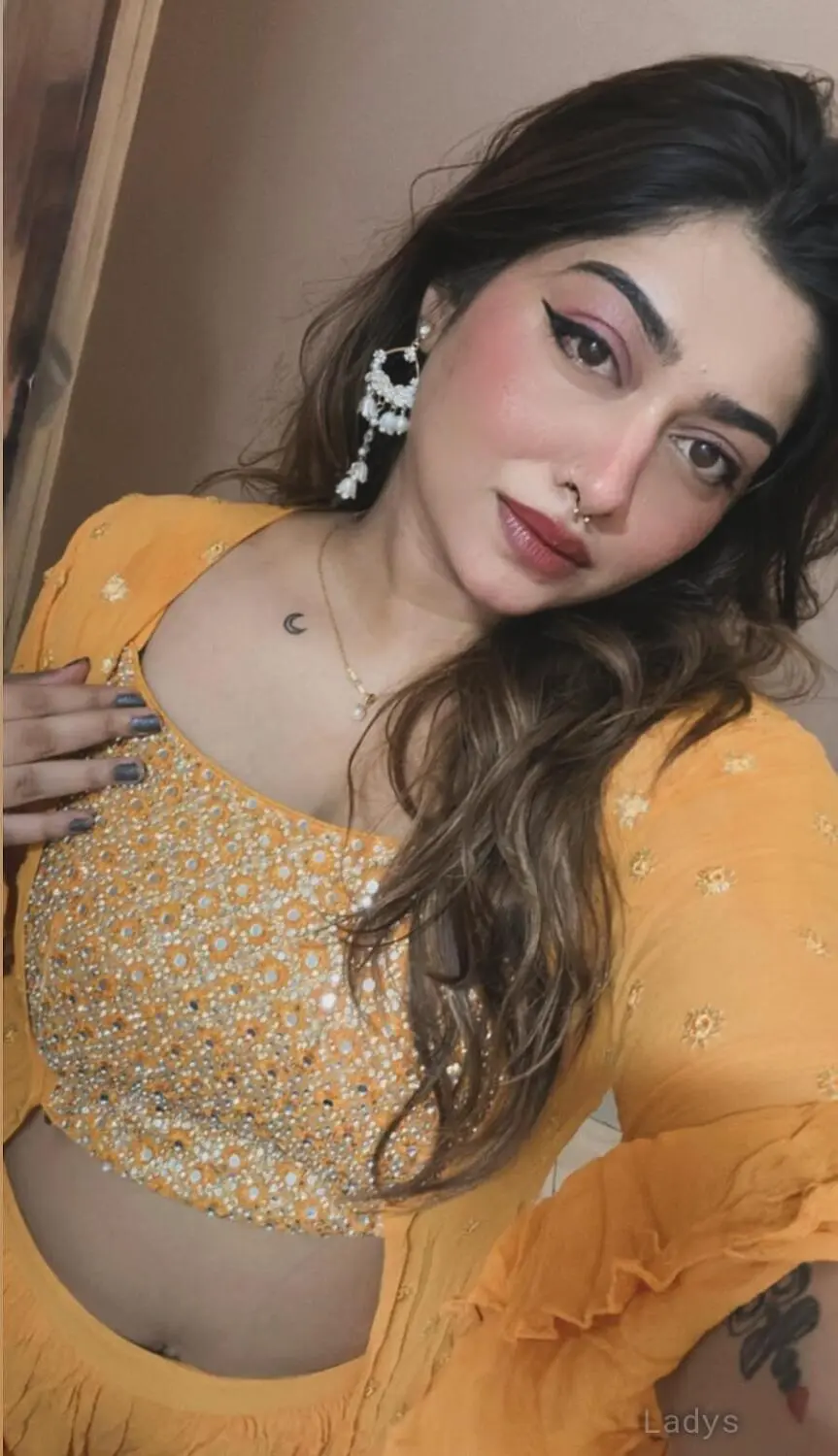 Juliette, 21 years old Abu Dhabi escort girl with big tits, height 167 sm, Weight kg