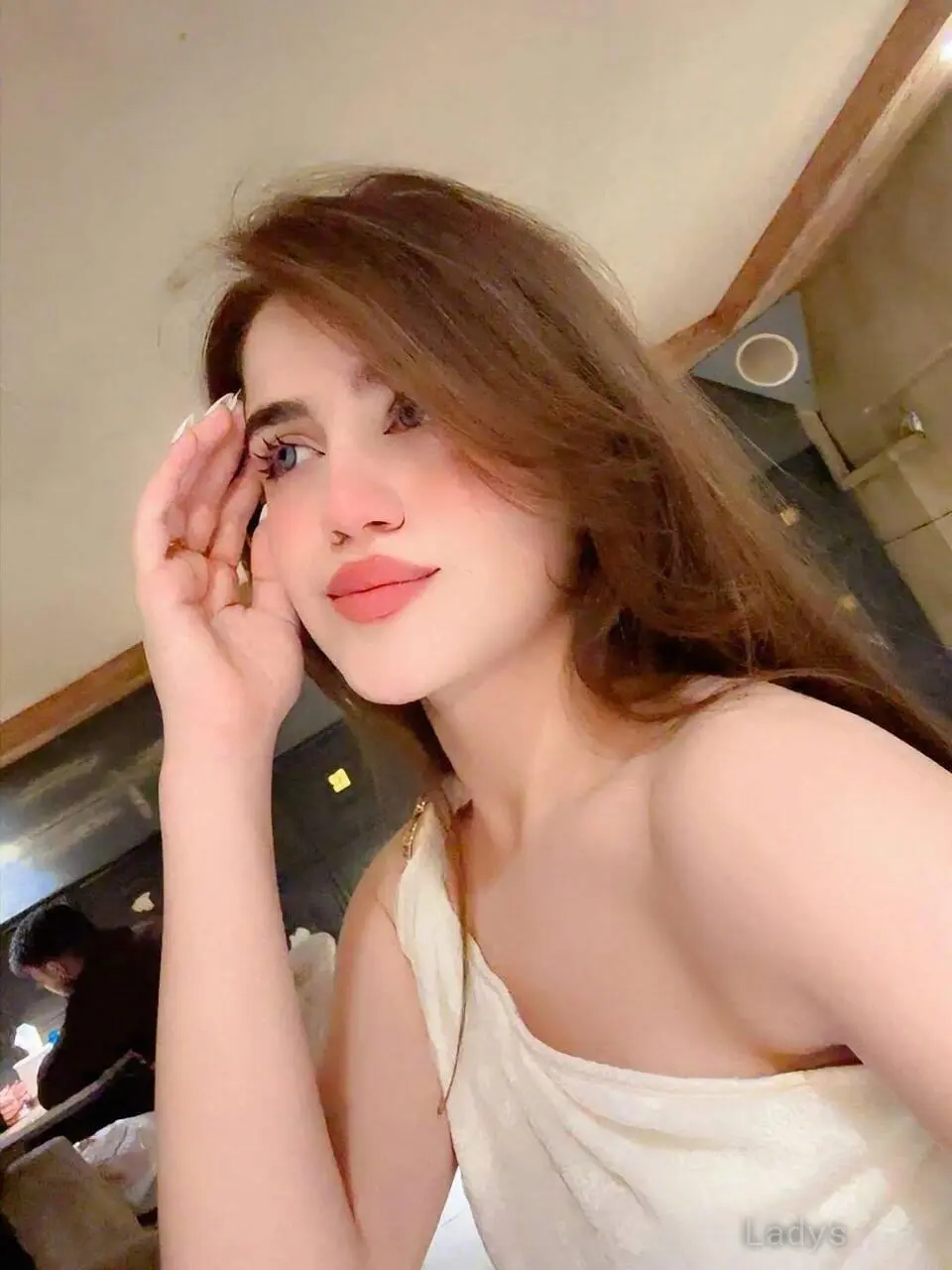 Xuan, 25 years old Abu Dhabi escort girl with big tits, height 175 sm, Weight  kg