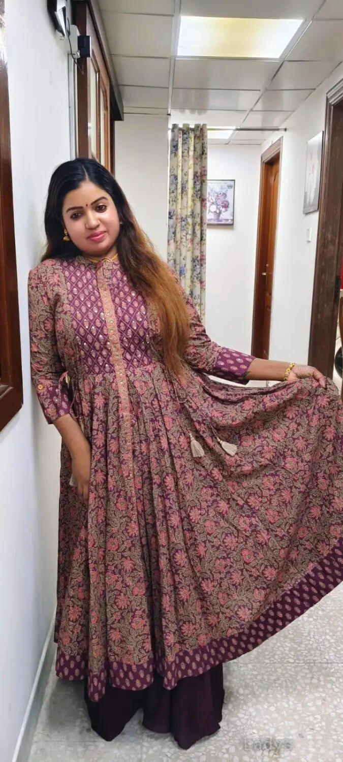 Fiza, 27 years beautiful nude Abu Dhabi escorts girl, height 172 sm, Weight kg