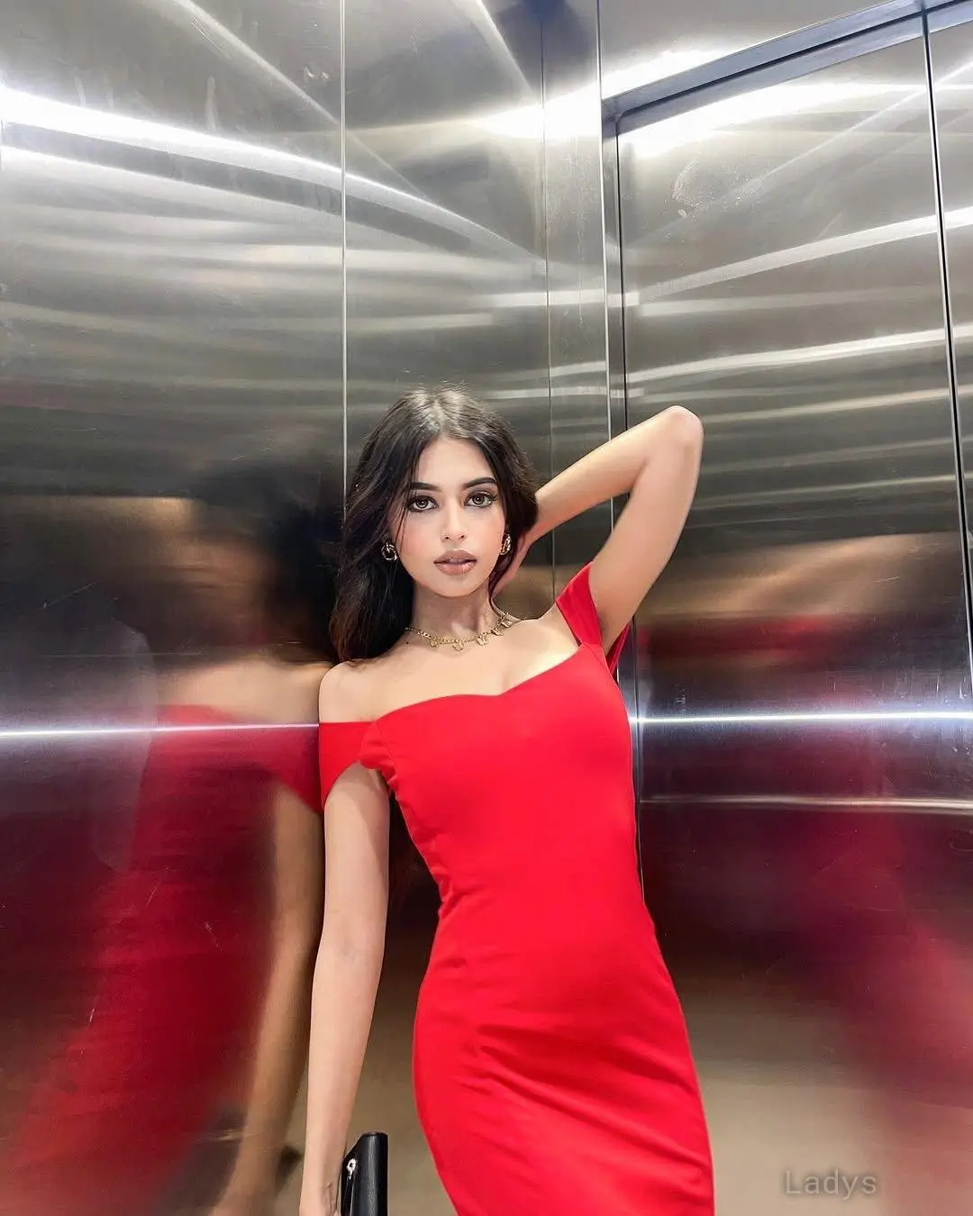 Janvi, 23 years beautiful nude Abu Dhabi escorts girl, height 169 sm, Weight kg