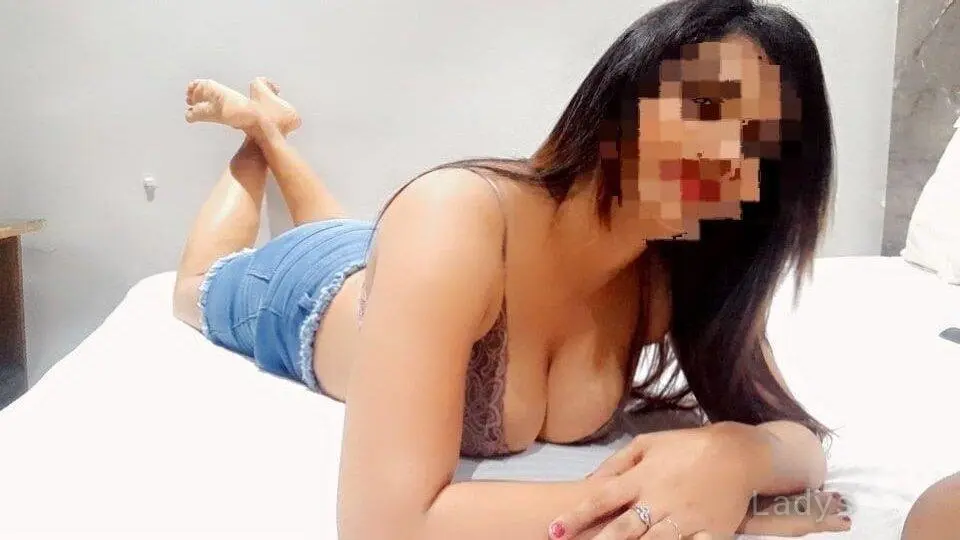 Kerala, 25 years beautiful nude Abu Dhabi escorts girl, height  sm, Weight  kg