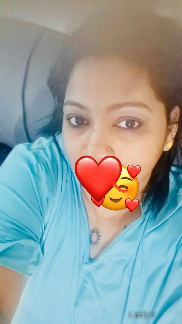 Lakshmi, 33 years beautiful nude Abu Dhabi escorts girl, height 170 sm, Weight  kg