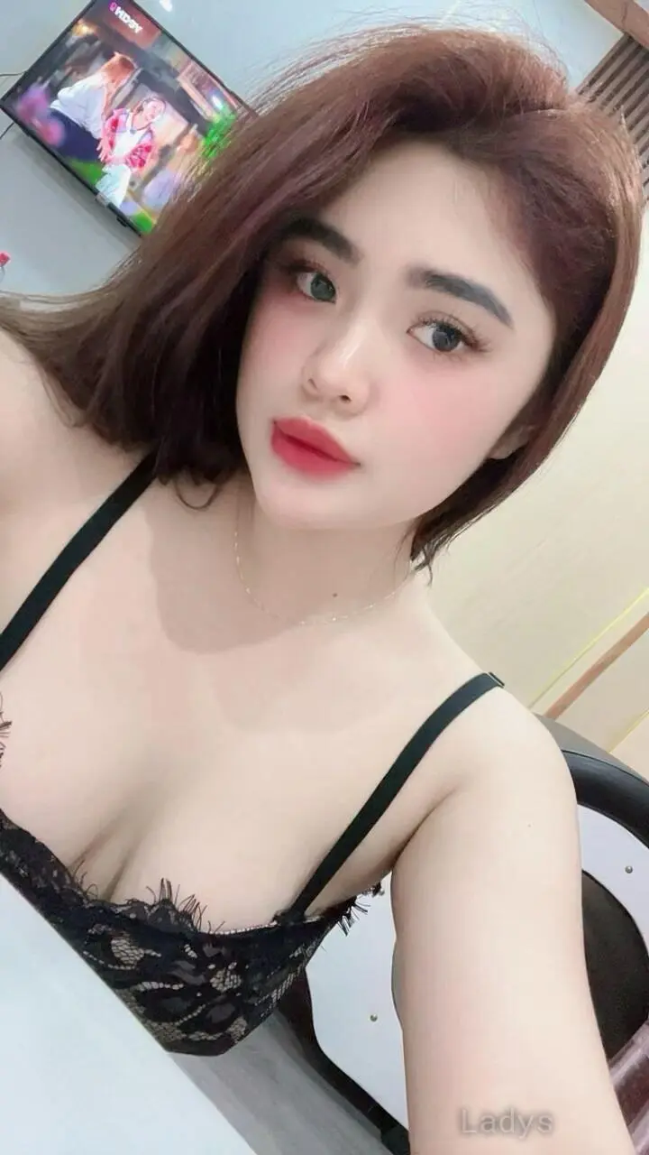 Mimi, 23 years beautiful nude Abu Dhabi escorts girl, height  sm, Weight  kg