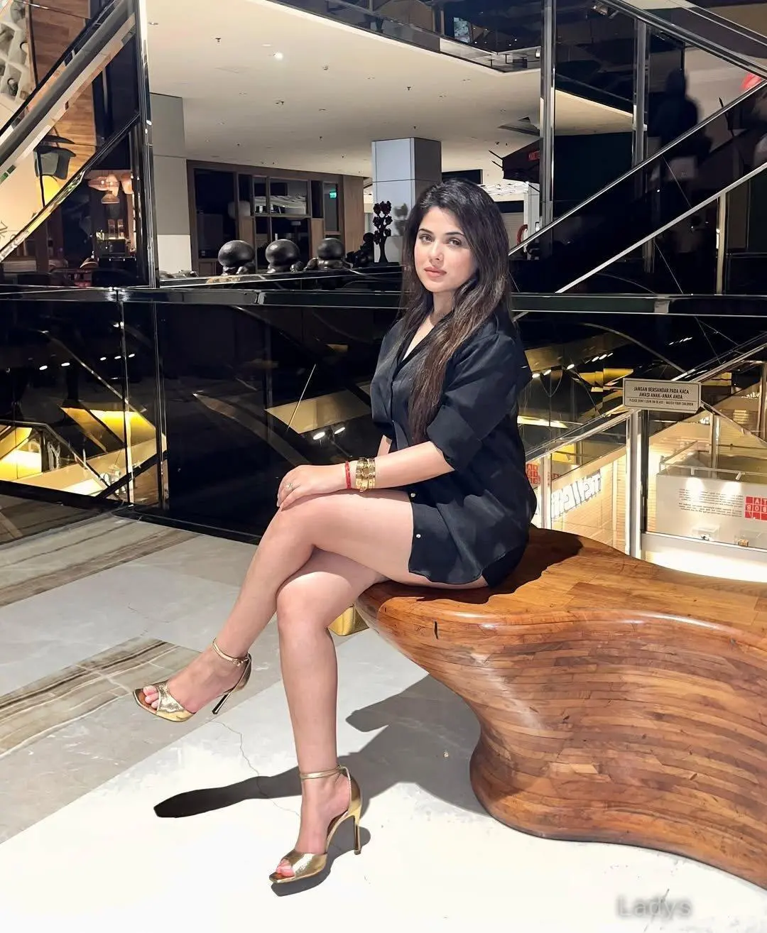 Muskan, 23 years beautiful nude Abu Dhabi escorts girl, height 171 sm, Weight kg