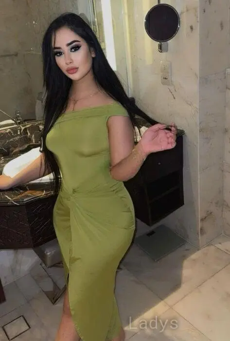 Nada, 22 years beautiful nude Abu Dhabi escorts girl, height 162 sm, Weight 52 kg