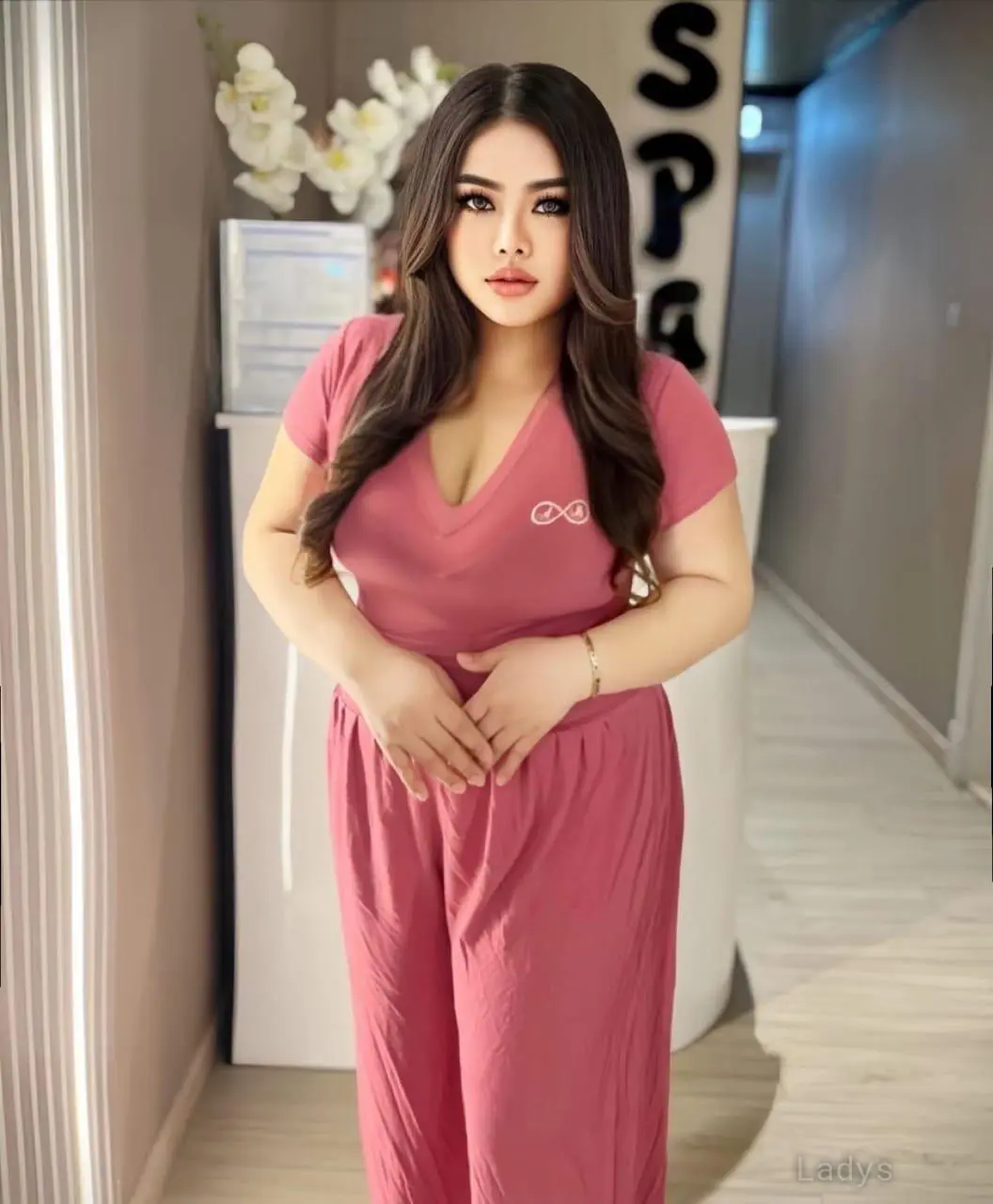 Nancy, 27 years beautiful nude Abu Dhabi escorts girl, height 155 sm, Weight  kg