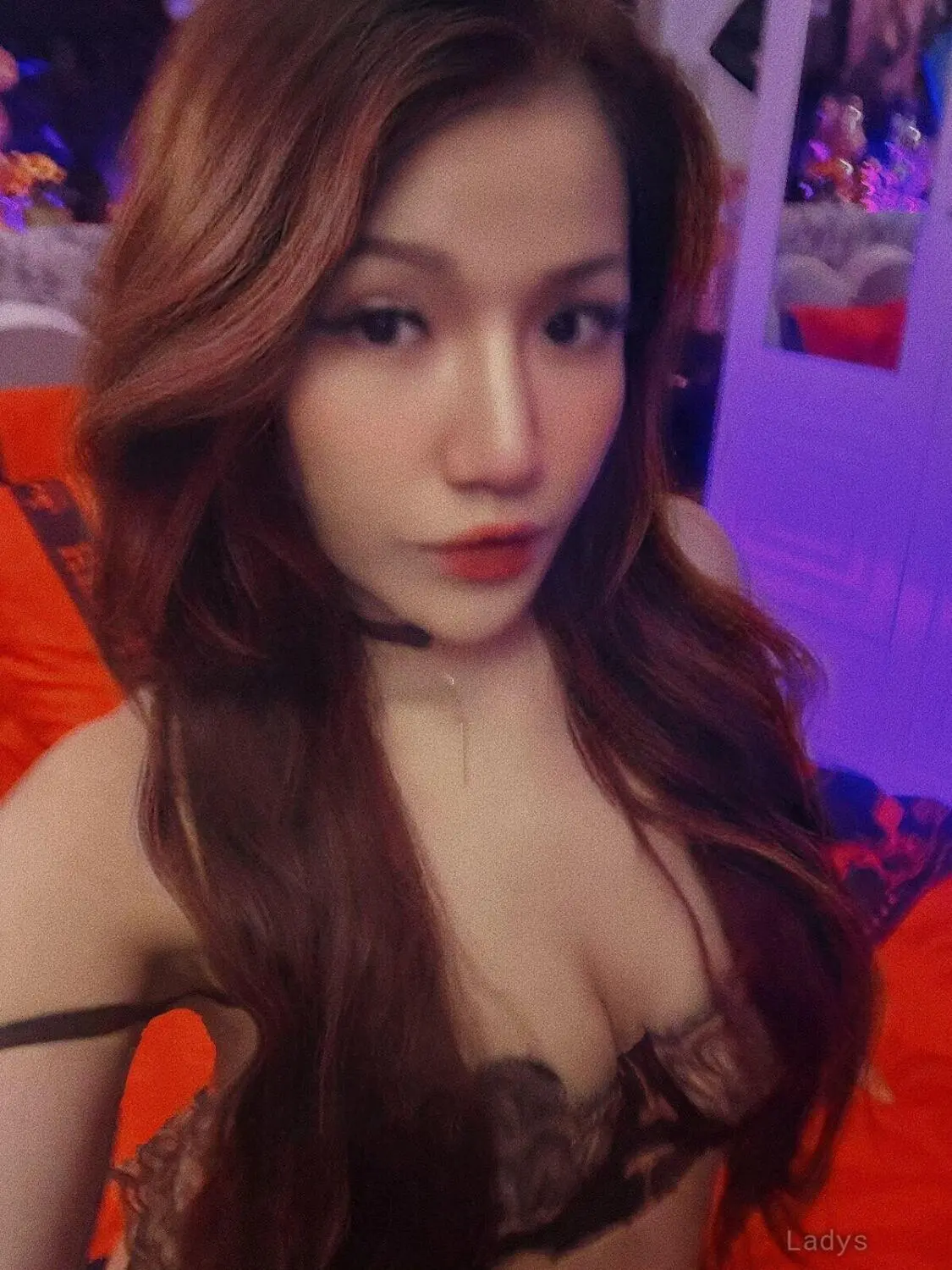 Narinrak, 19 years beautiful nude Abu Dhabi escorts girl, height 160 sm, Weight kg