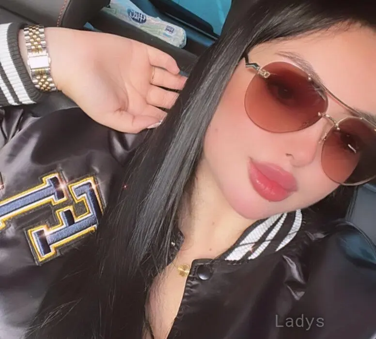 Reem, 25 years beautiful nude Abu Dhabi escorts girl, height 167 sm, Weight 63 kg