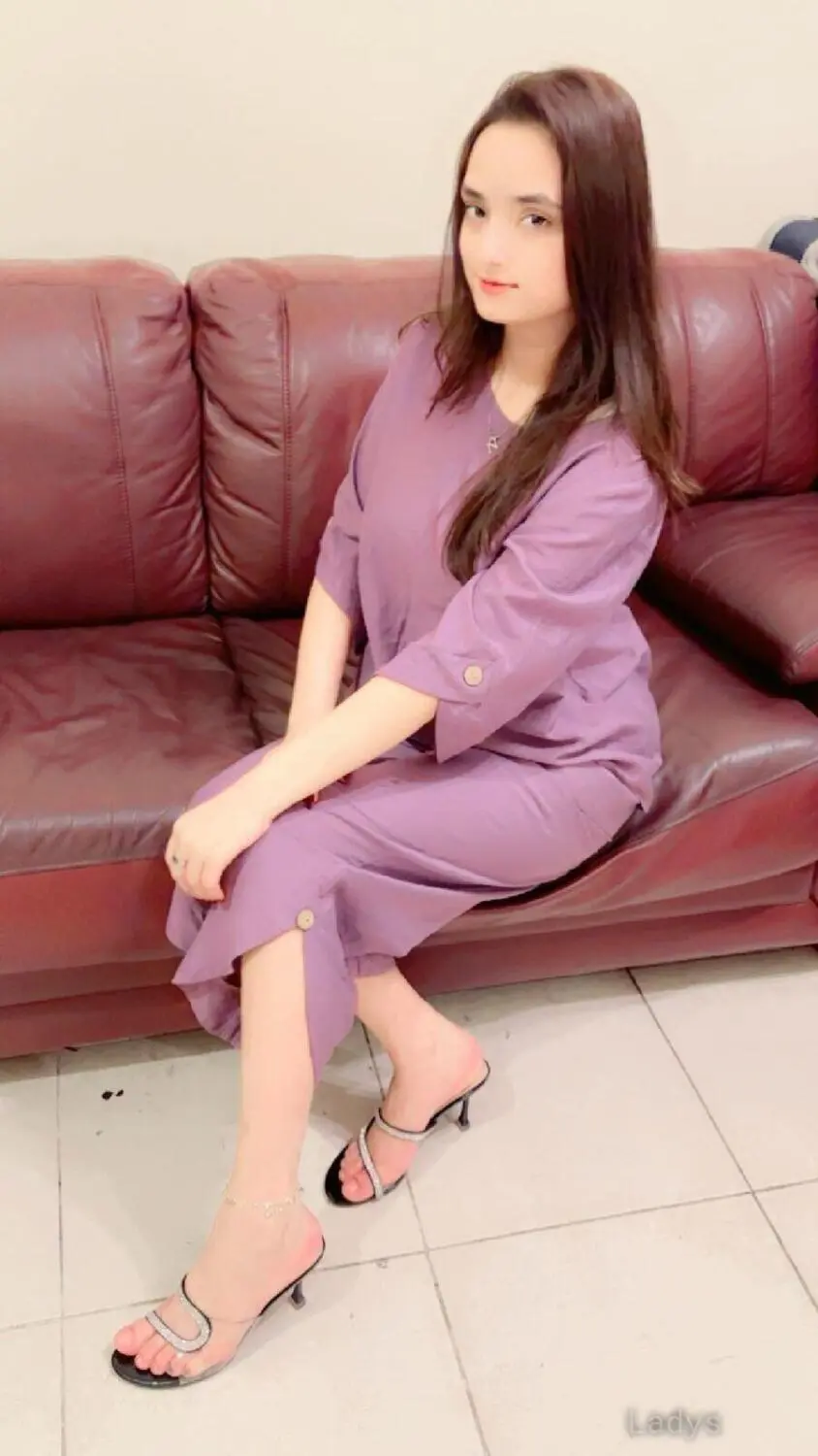 Sanjana, 21 years beautiful nude Abu Dhabi escorts girl, height 167 sm, Weight  kg