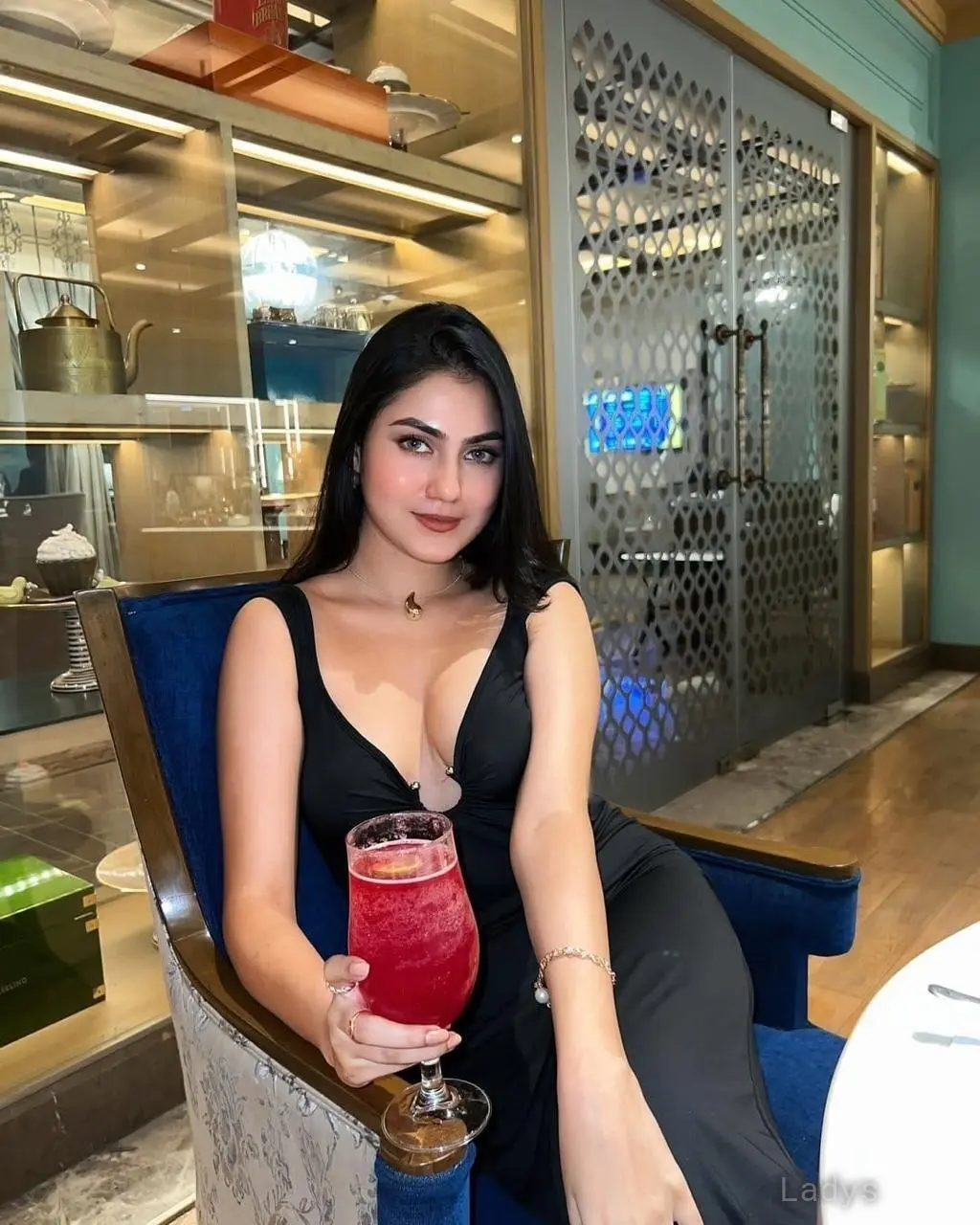 Shanaya, 23 years beautiful nude Abu Dhabi escorts girl, height 171 sm, Weight kg