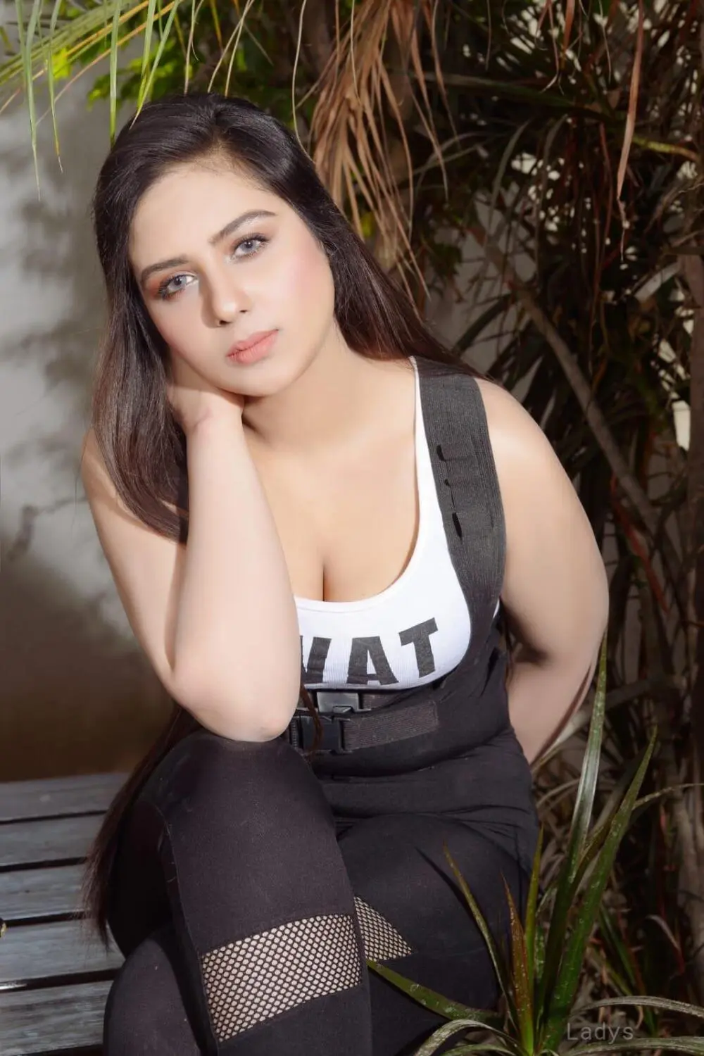 Sneha, 22 years beautiful nude Abu Dhabi escorts girl, height 167 sm, Weight  kg