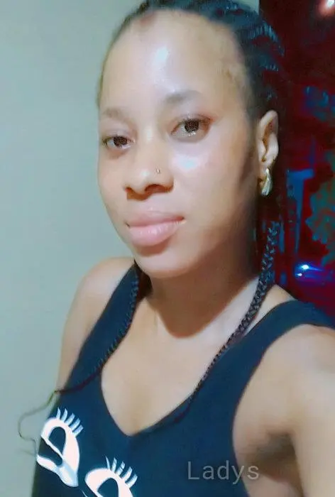 Fatima, 27 years beautiful nude Abuja escorts girl, height 153 sm, Weight 65 kg