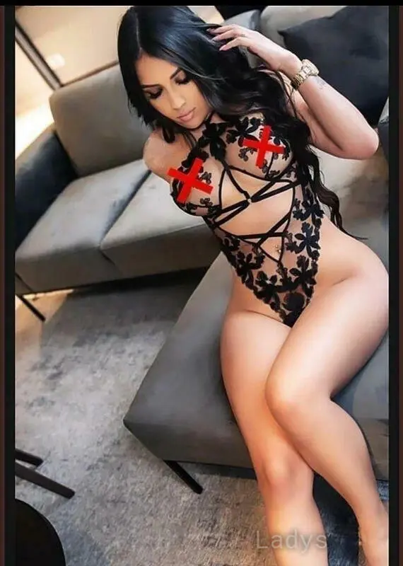 Deborah, 20 years beautiful nude Acapulco escorts girl, height 167 sm, Weight 56 kg
