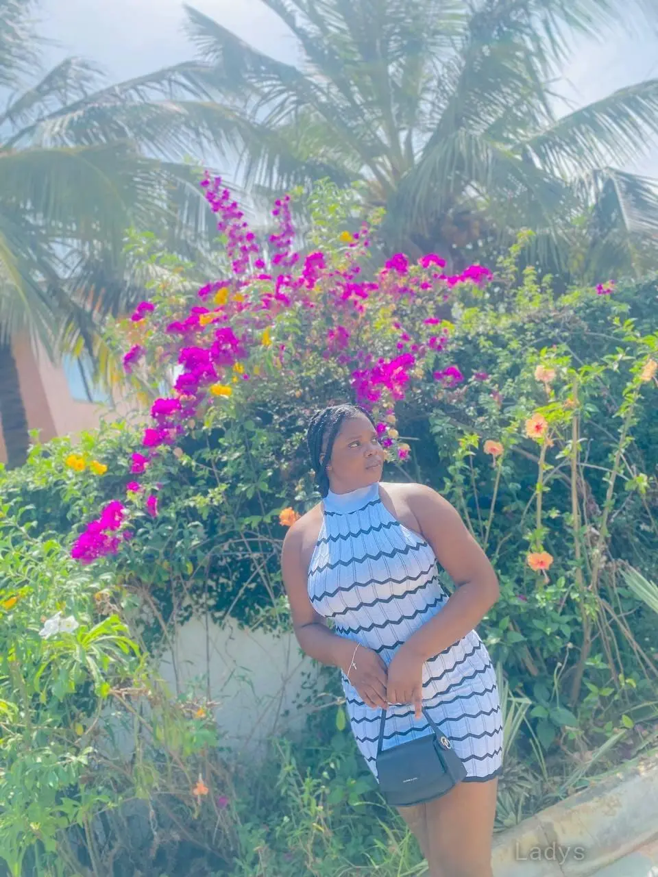 Kemi, 25 years old Accra escort girl with big tits, height 167 sm, Weight  kg