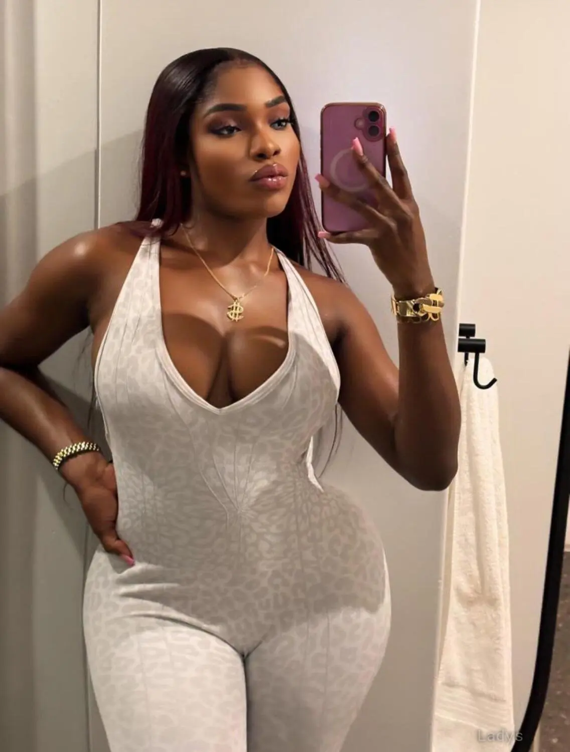 Kim, 25 years old Accra escort girl with big tits, height 170 sm, Weight kg