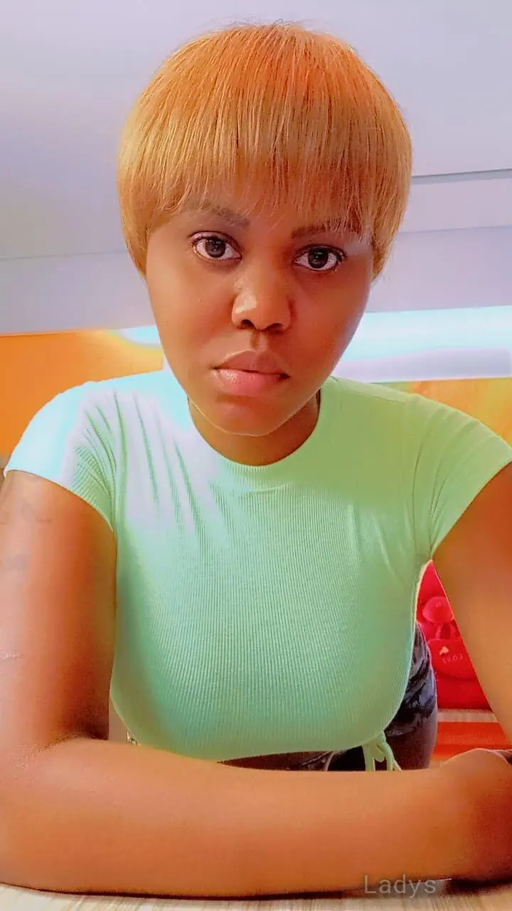 Love,  years old Accra escort girl with big tits, height  sm, Weight  kg