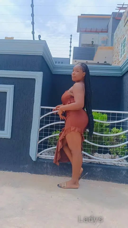 Queen, 24 years old Accra escort girl with big tits, height 160 sm, Weight  kg