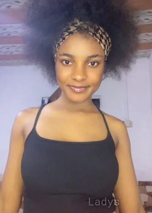 Angel Beath, 25 years beautiful nude Accra escorts girl, height 168 sm, Weight 61 kg