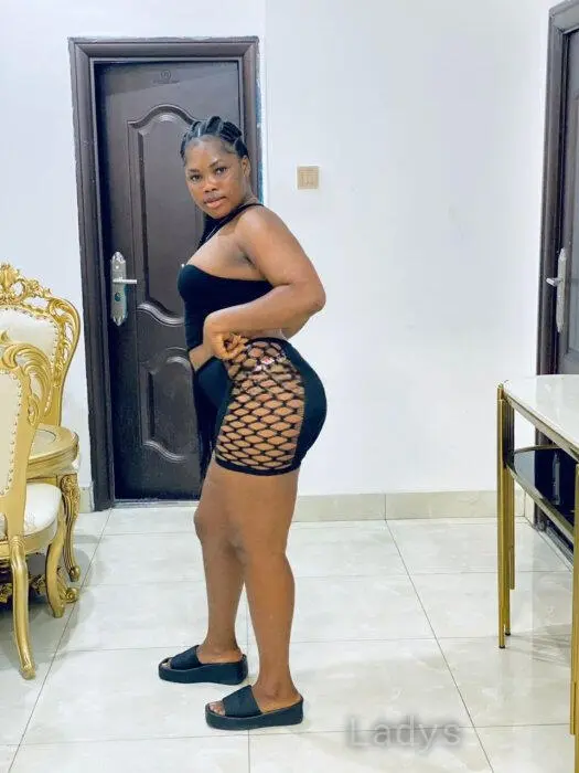 Geeft, 24 years beautiful nude Accra escorts girl, height 171 sm, Weight 74 kg