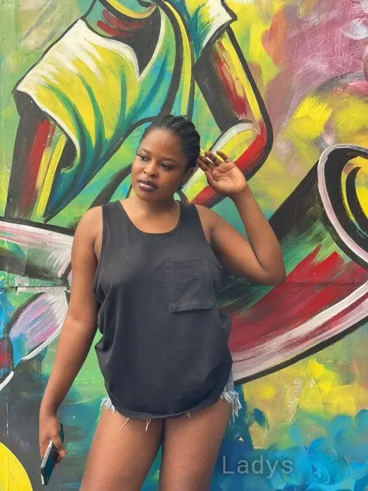 Gifthy, 21 years beautiful nude Accra escorts girl, height 169 sm, Weight 69 kg