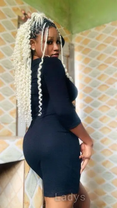 Ivie, 26 years beautiful nude Accra escorts girl, height 164 sm, Weight 70 kg