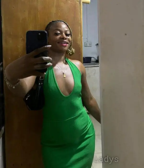 Mhercy, 24 years beautiful nude Accra escorts girl, height 167 sm, Weight 66 kg