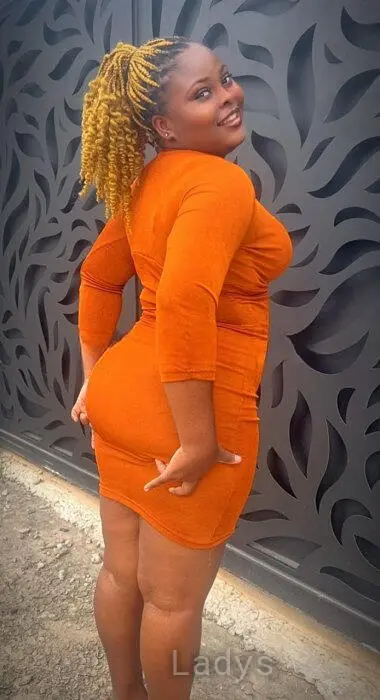 Rose, 23 years beautiful nude Accra escorts girl, height 164 sm, Weight 65 kg