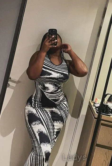 Sharon, 27 years beautiful nude Accra escorts girl, height 175 sm, Weight 90 kg