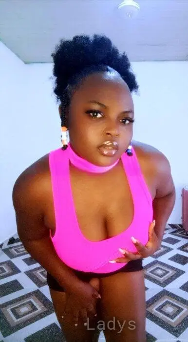 Vivian, 24 years beautiful nude Accra escorts girl, height 153 sm, Weight 71 kg