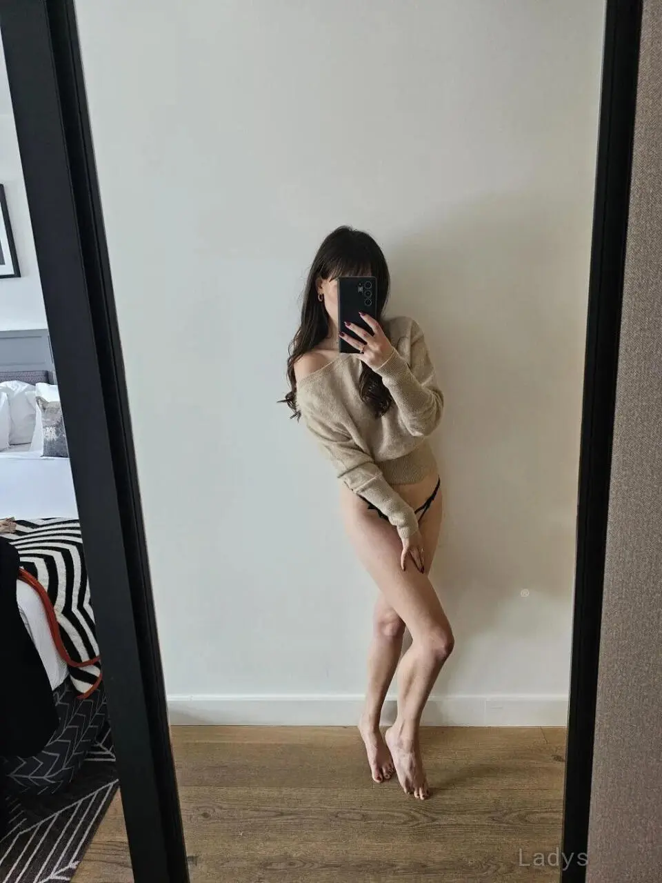 Lunar Rae, 28 years beautiful nude Adelaide escorts girl, height 167 sm, Weight 57 kg