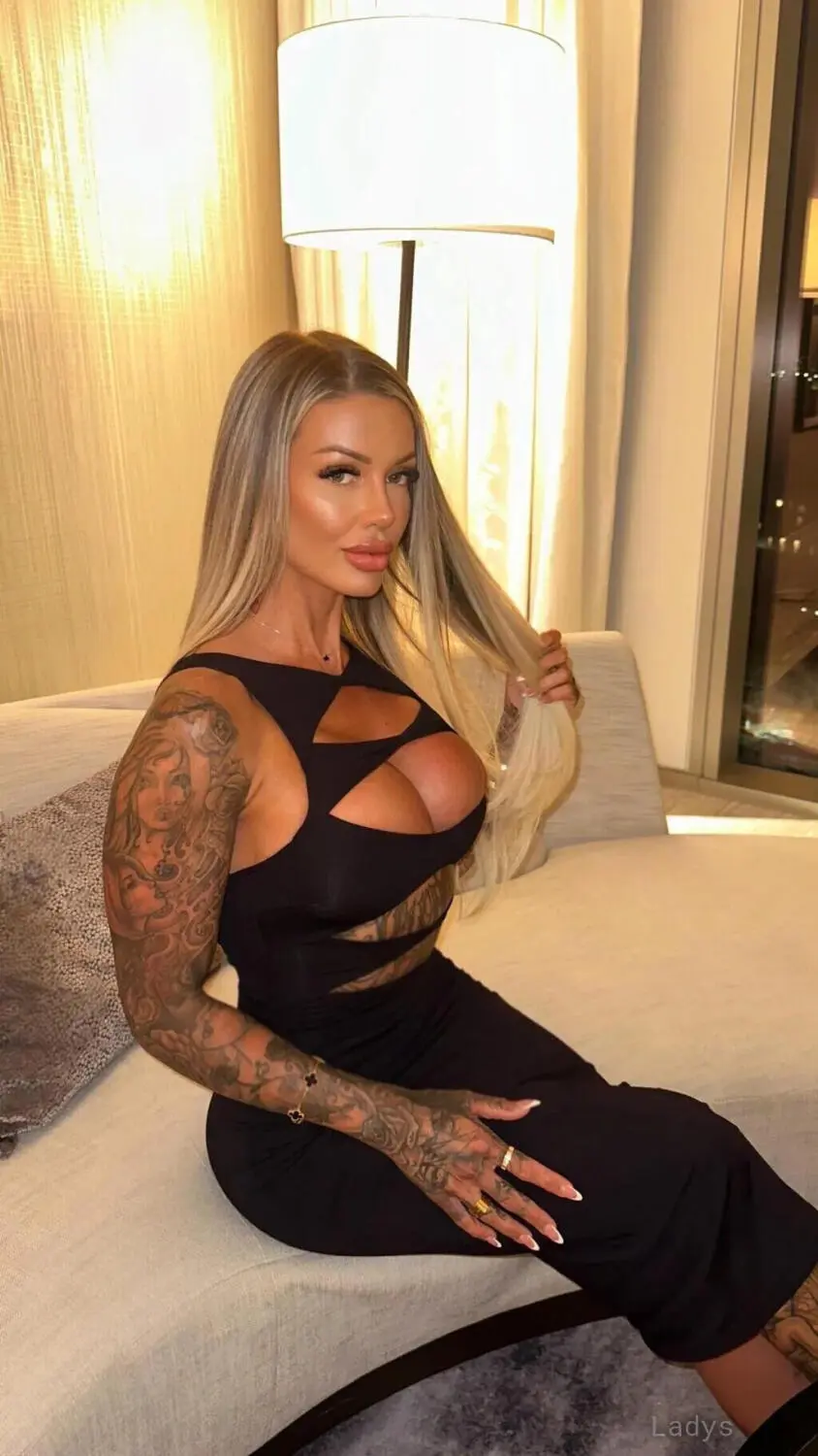 Tattooed Barbie, 30 years beautiful nude Adelaide escorts girl, height 165 sm, Weight 75 kg