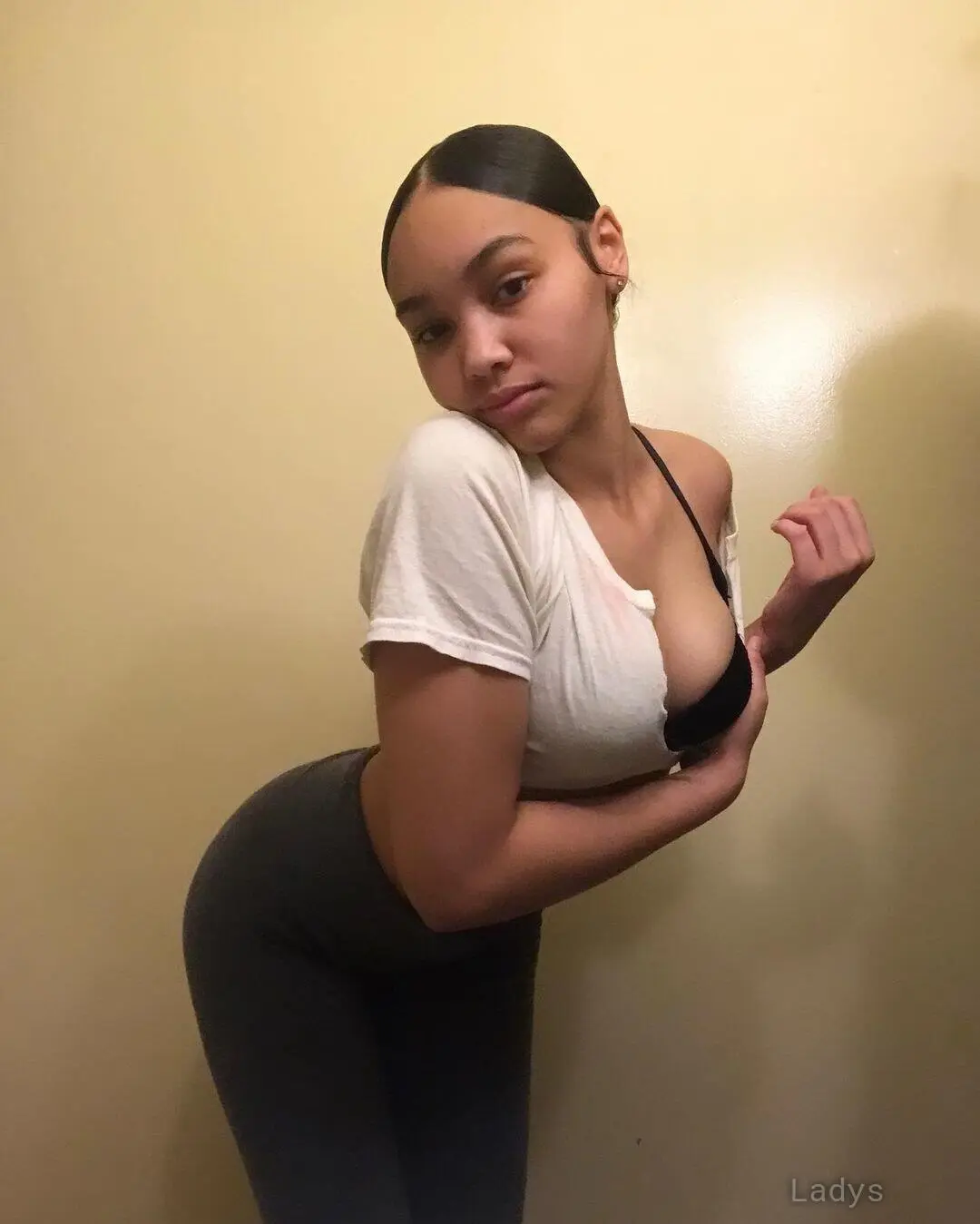 Anabel, 24 years mature escorts girl, height 174 sm, Weight  kg, adultsearch Ḥail