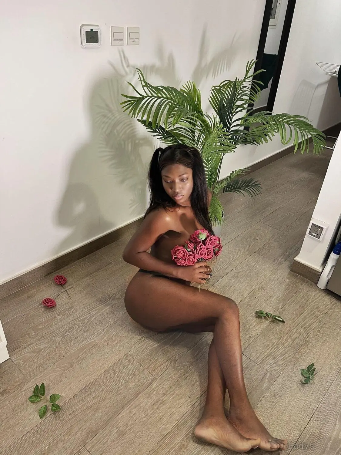 Black, 21 years mature escorts girl, height 172 sm, Weight  kg, adultsearch Al Qatif