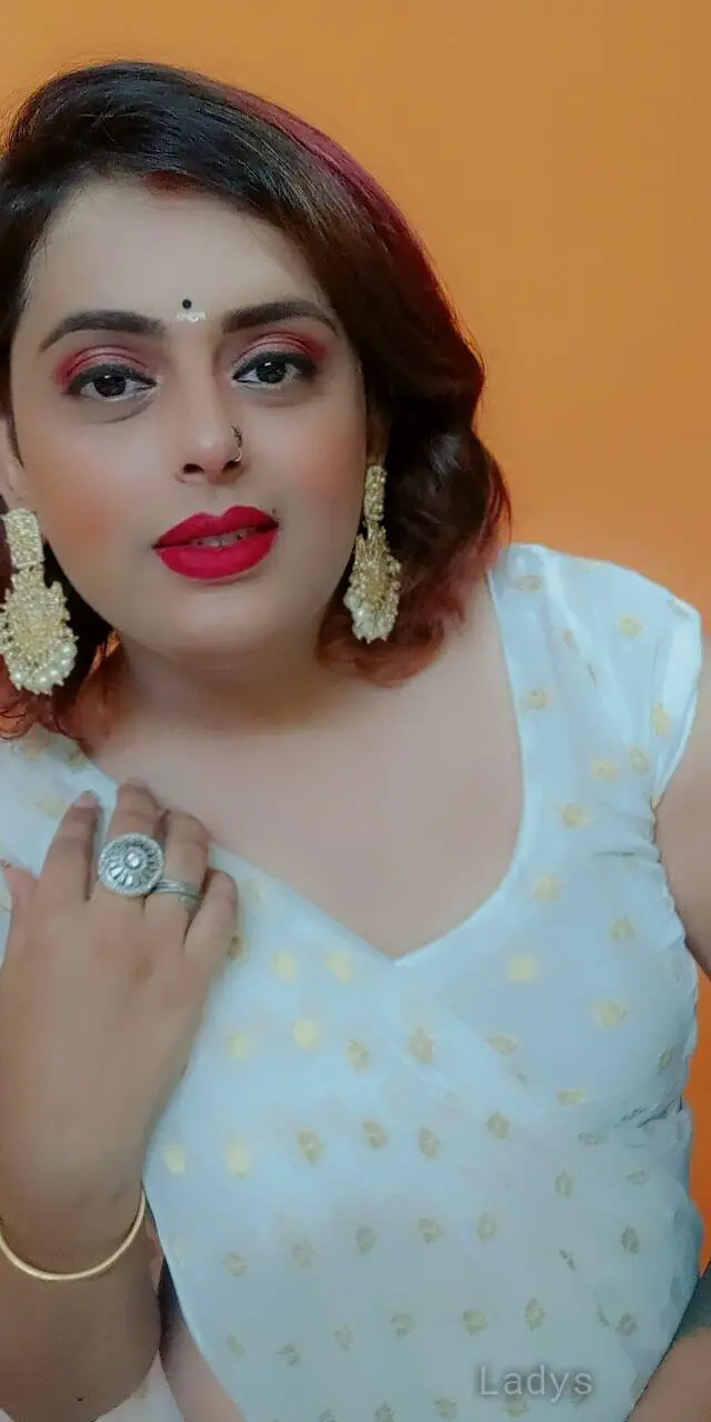 Neha, 28 years mature escorts girl, height 165 sm, Weight kg, adultsearch Delhi