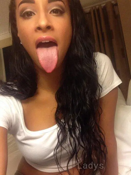 Sandrine, 28 years mature escorts girl, height 170 sm, Weight 70 kg, adultsearch Gibraltar