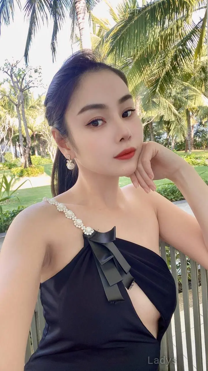 Peony, 24 years mature escorts girl, height 170 sm, Weight  kg, adultsearch Hanoi