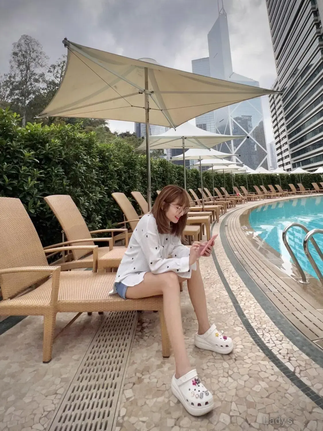 Huan Meilin, 28 years mature escorts girl, height 173 sm, Weight 42 kg, adultsearch Hong Kong