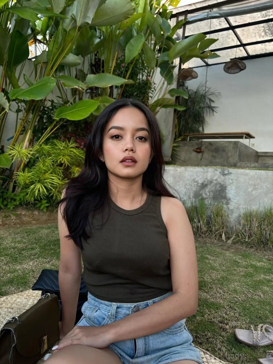 Syafira, 22 years mature escorts girl, height 160 sm, Weight kg, adultsearch Jakarta