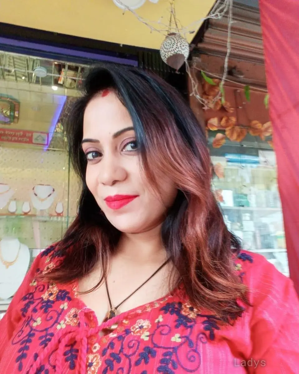 Piyali, 30 years mature escorts girl, height 160 sm, Weight  kg, adultsearch Kolkata