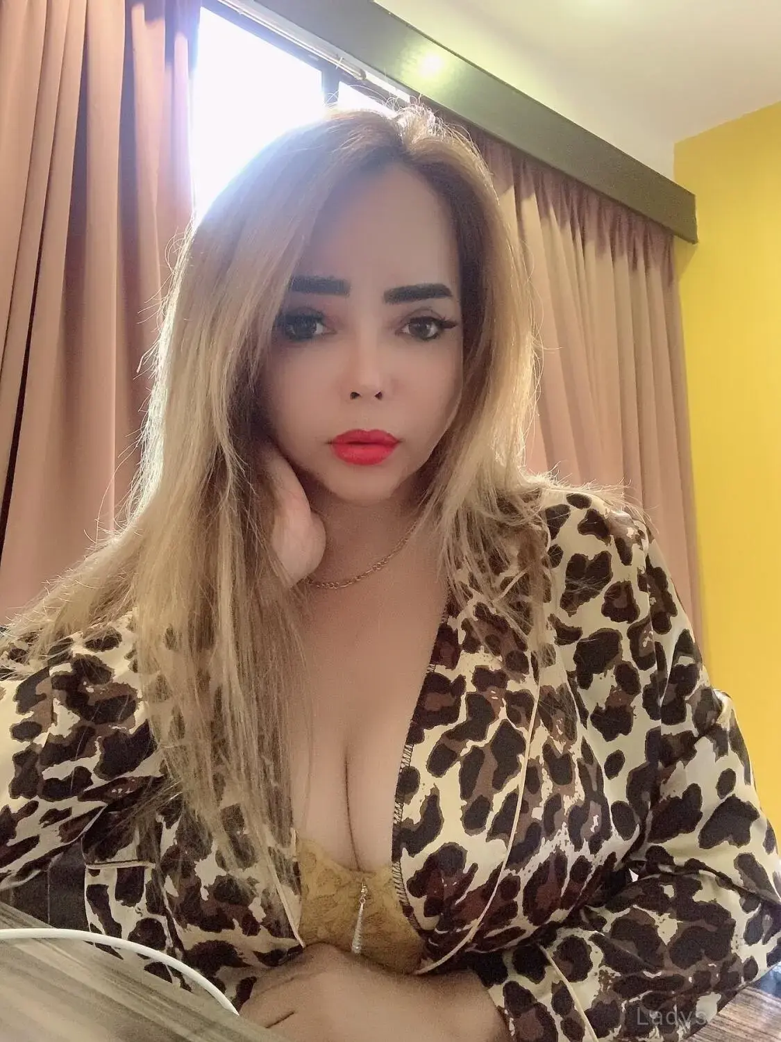Ur Hot Asian Porn Star (leav, 30 years mature escorts girl, height 157 sm, Weight 57 kg, adultsearch Mumbai