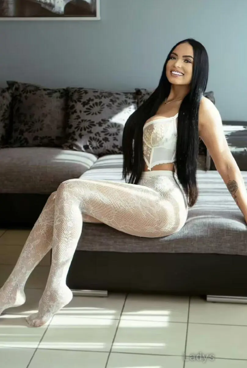 Adhara, 60 years mature escorts girl, height  sm, Weight  kg, adultsearch Muscat